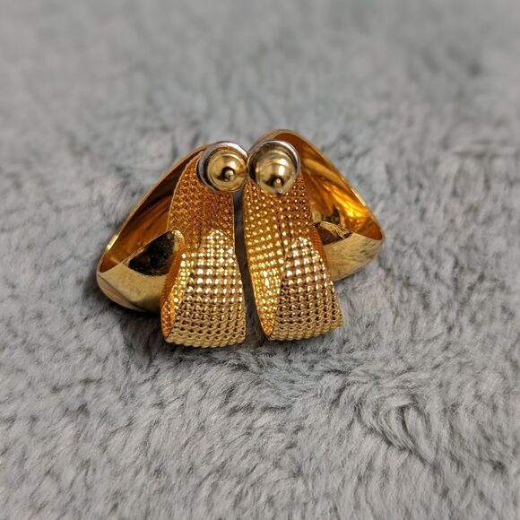 Vintage Double 1/2 Hoop Enamel and Goldtone Pierced Earrings - Picture 3 of 7